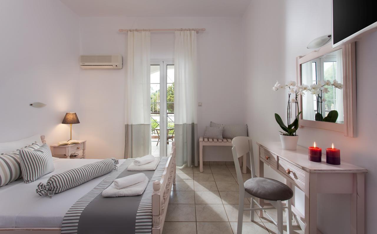 Iris Beach Hotel Monemvasia Exterior photo